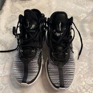 Nike GT jump antigravity Men’s 6.5 Women’s 8.5